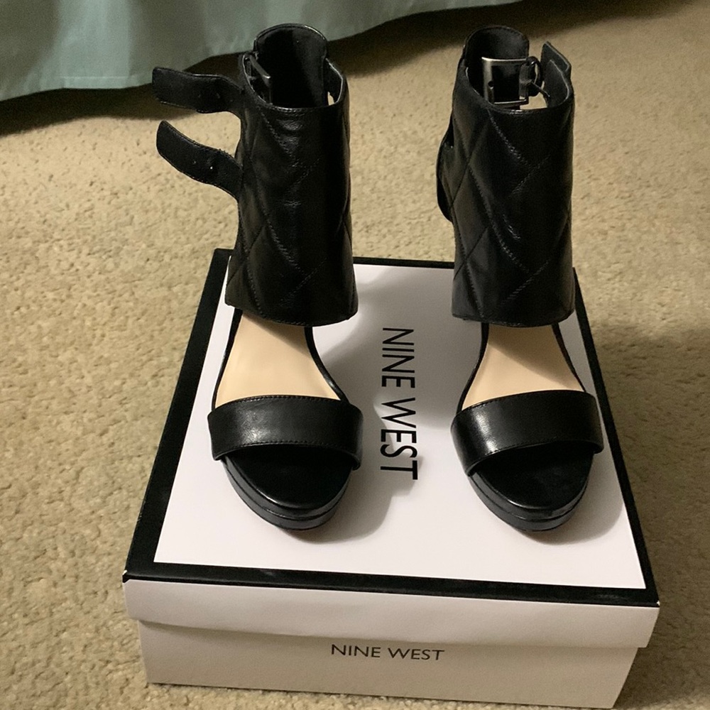 4’ Black Booties